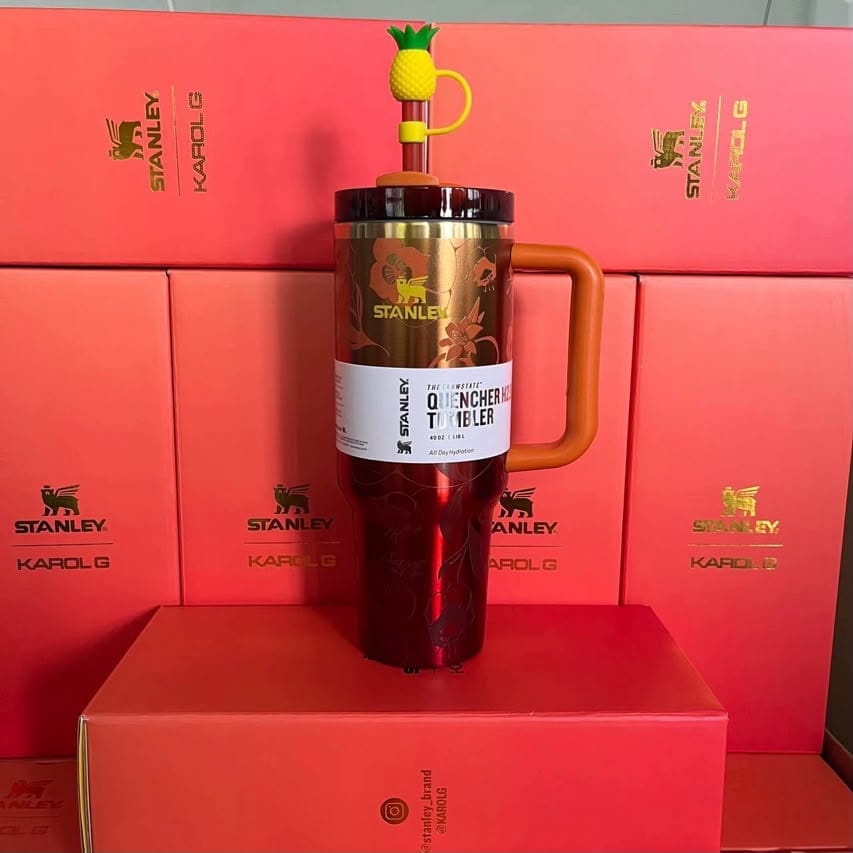 Stanley x KAROL G Quencher H2.0 FlowState Tumbler 40 oz