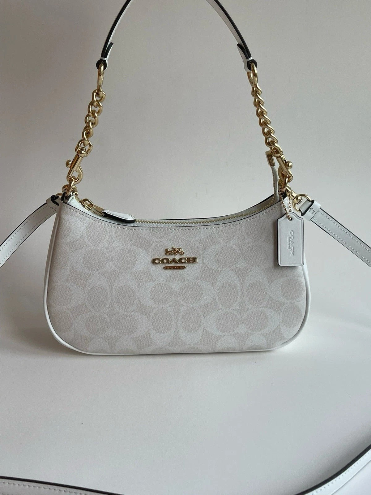 Coach White Signature Shoulder Bag with Gold Chain Strap – Women’s Handbag
